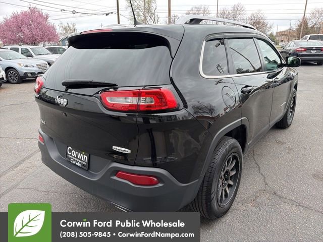 Used 2018 Jeep Cherokee Latitude Plus w/ Comfort/Convenience Group image 5