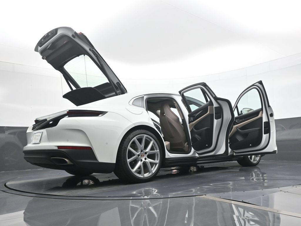 Certified 2026 Porsche Panamera w/ Premium Package RWD image 26