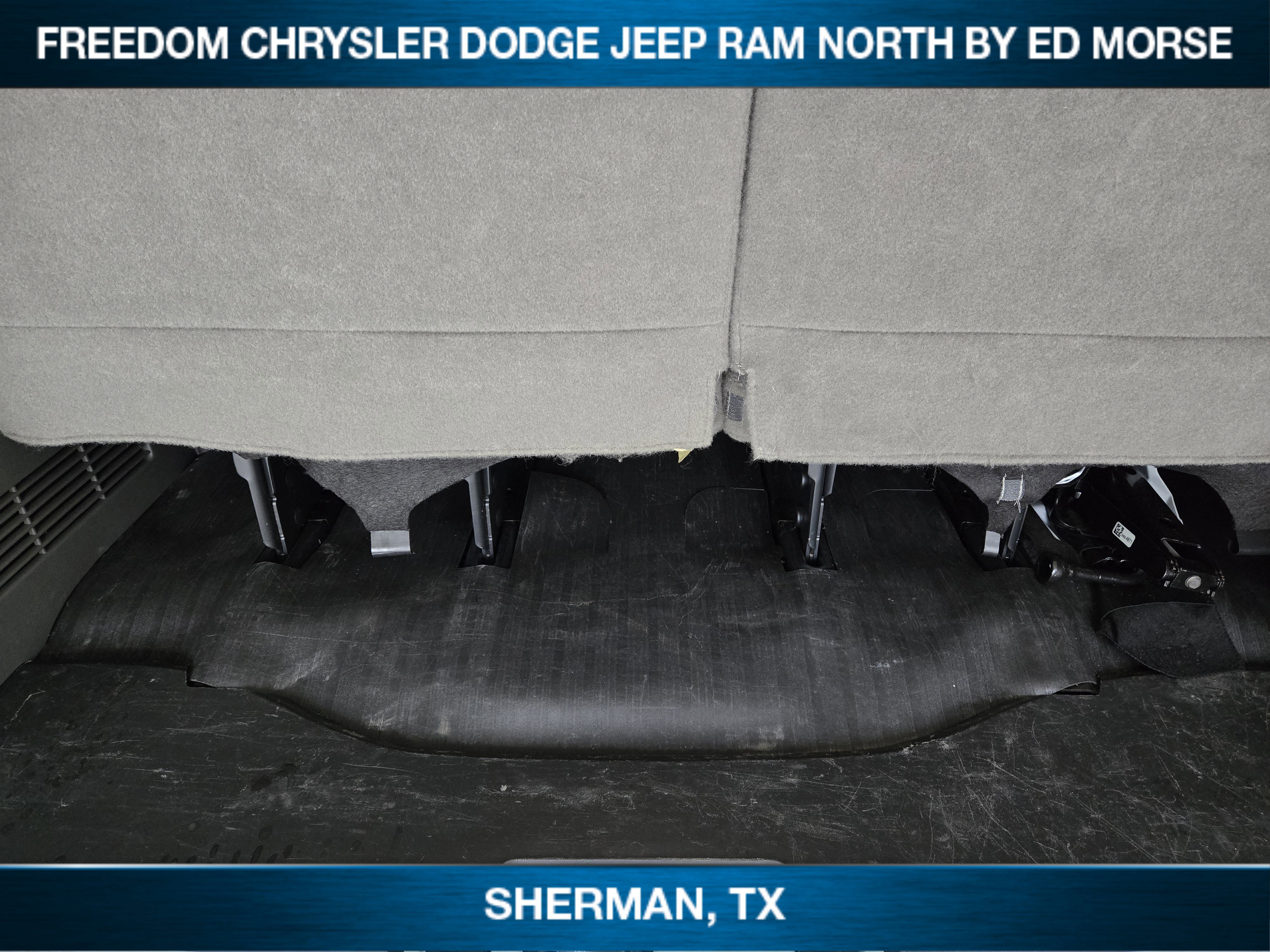 Used 2023 Chevrolet Express 3500 LS image 23