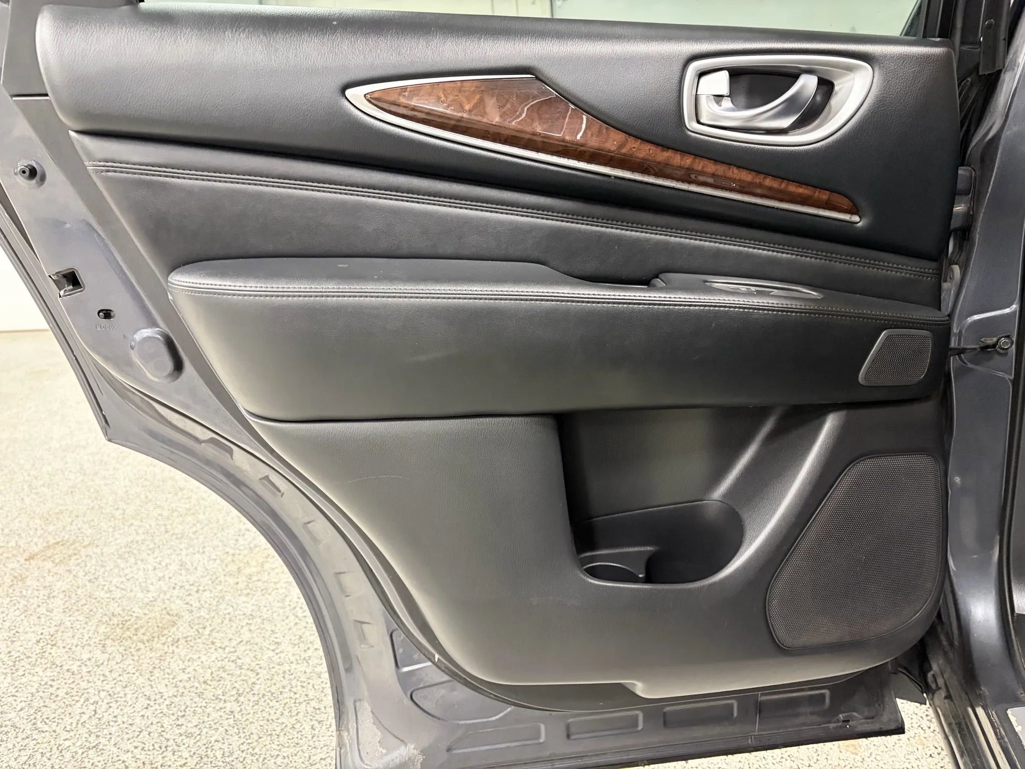 Used 2013 INFINITI JX35 AWD w/ Premium Pkg image 20