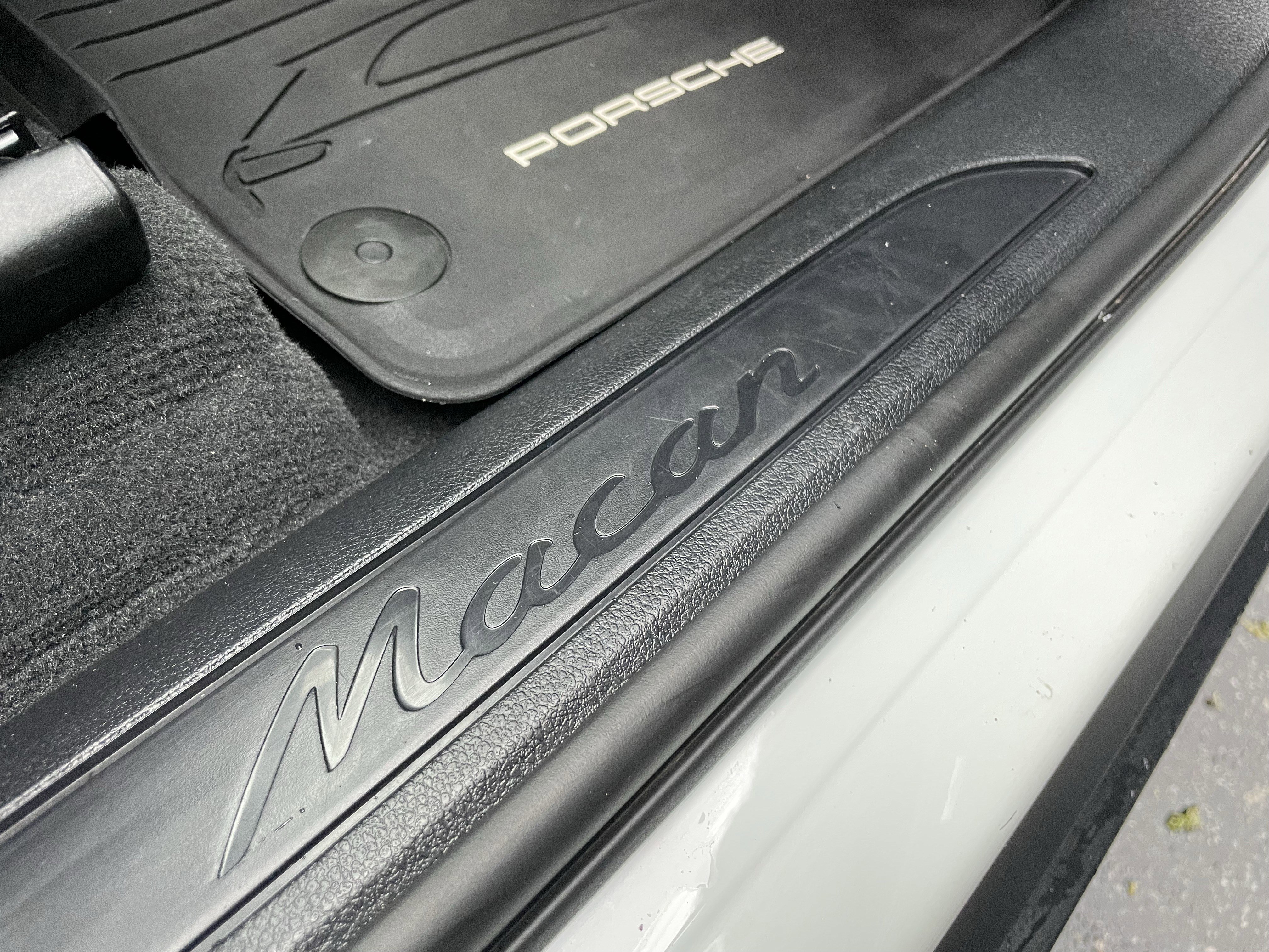 Used 2022 Porsche Macan image 33