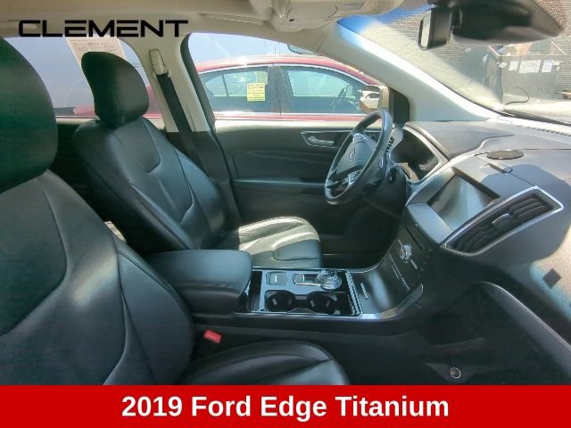 Used 2019 Ford Edge Titanium w/ Class II Trailer Tow Package AWD/4WD image 8