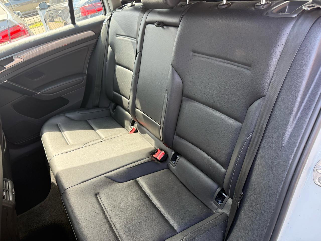 Used 2019 Volkswagen Golf Alltrack S image 7