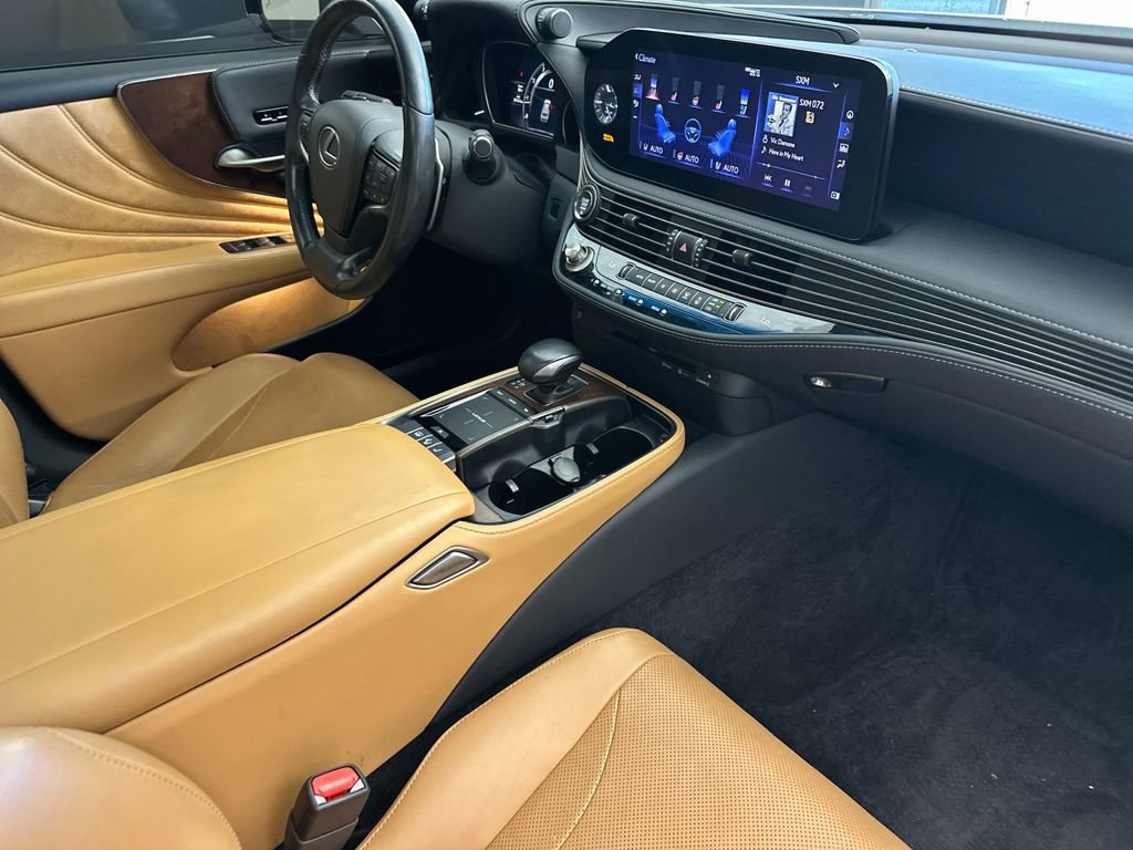 Used 2021 Lexus LS 500 w/ Accessory Package (Z1) RWD image 14