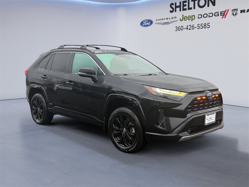 Used 2022 Toyota RAV4 SE image 7
