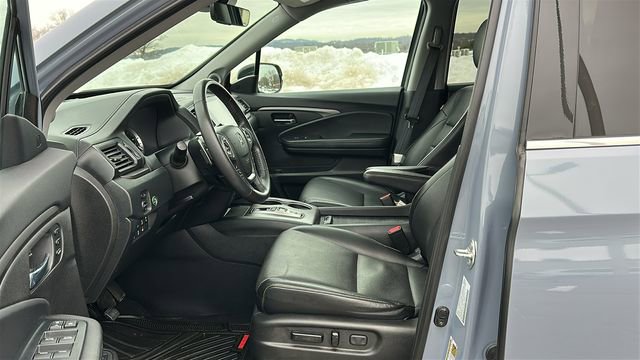 Used 2023 Honda Ridgeline RTL-E image 9