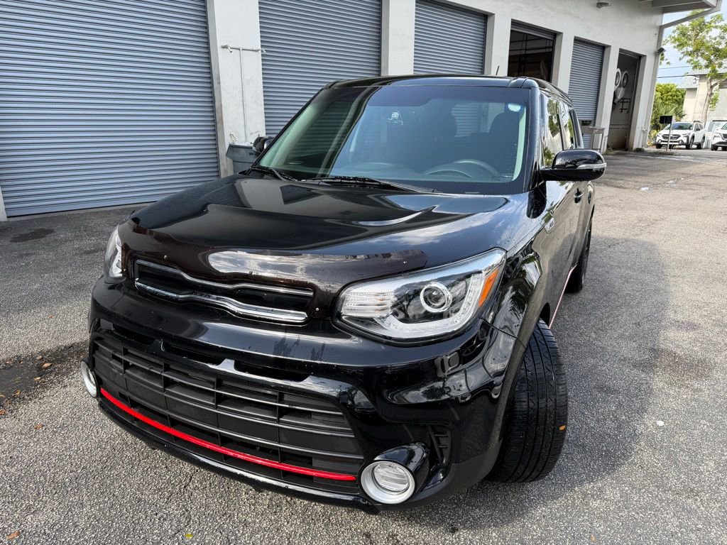 Used 2017 Kia Soul ! w/ Tech Package FWD image 3