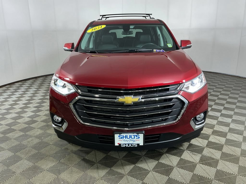 Used 2021 Chevrolet Traverse LT w/ LT Premium Package AWD/4WD image 3