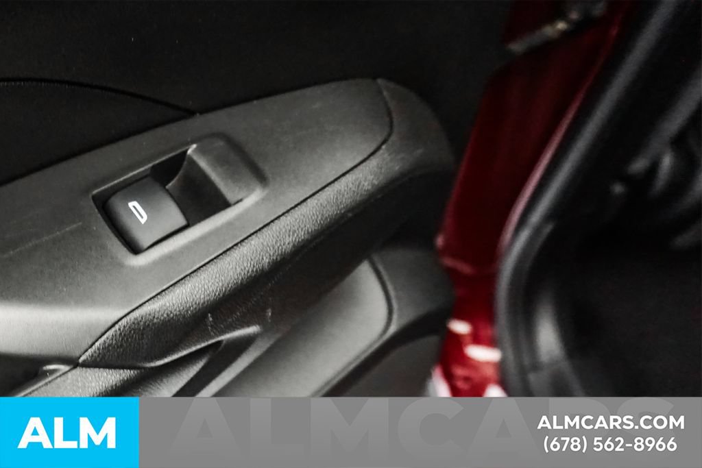 Used 2025 Chevrolet Trax LT FWD image 51