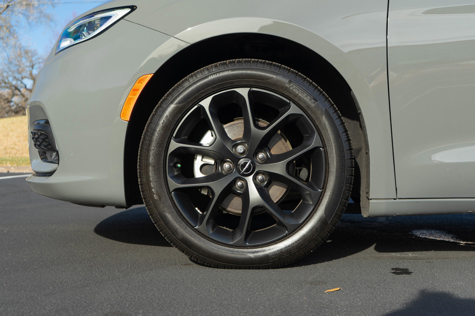 Used 2024 Chrysler Pacifica Touring-L w/ S Appearance Package image 10