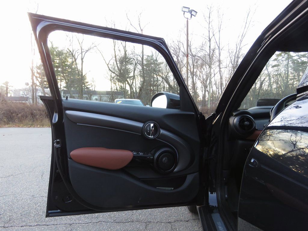 Used 2023 MINI Cooper S image 10