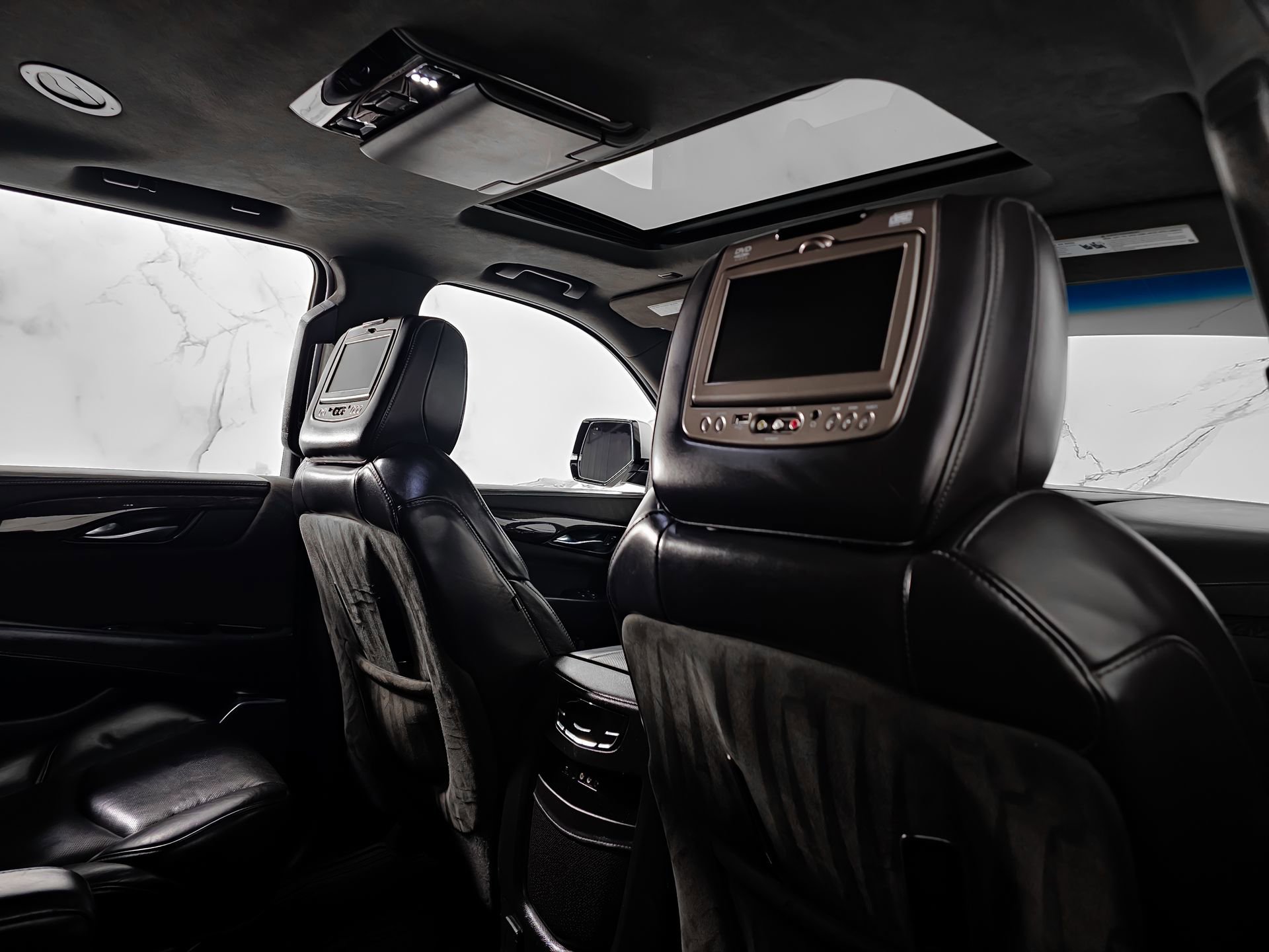 Used 2016 Cadillac Escalade ESV Platinum AWD/4WD image 17