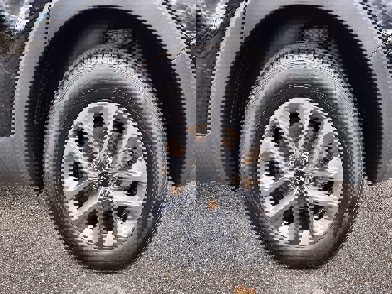 Used 2023 Kia Telluride LX image 10