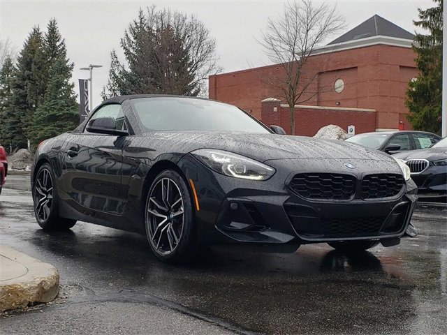 New 2026 BMW Z4 sDrive30i w/ Shadowloine Package image 3