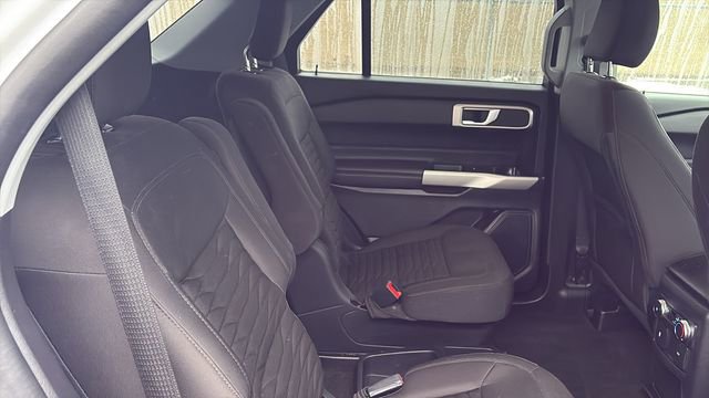 Used 2021 Ford Explorer XLT image 29