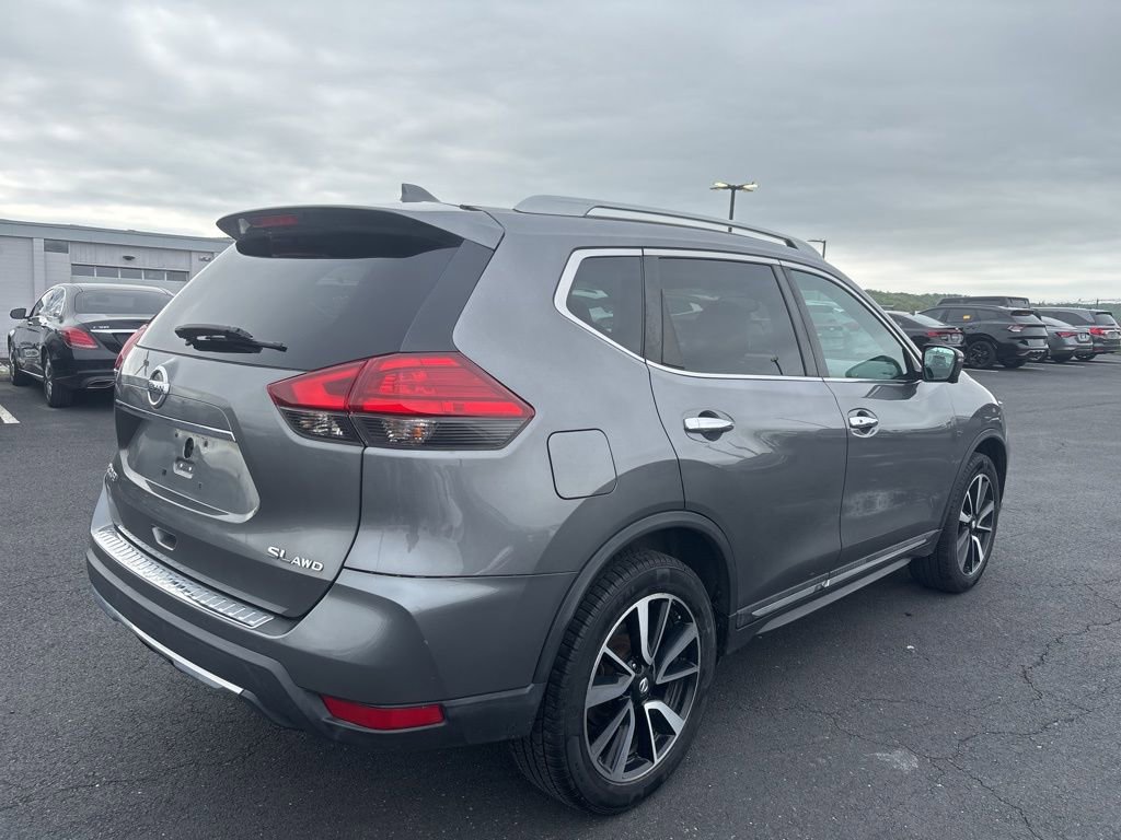 Used 2017 Nissan Rogue SL w/ SL Premium Package AWD/4WD image 2