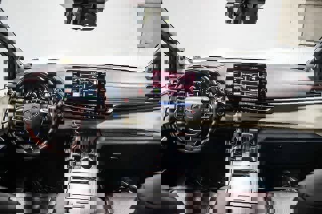 Certified 2023 Toyota Sienna Platinum image 13