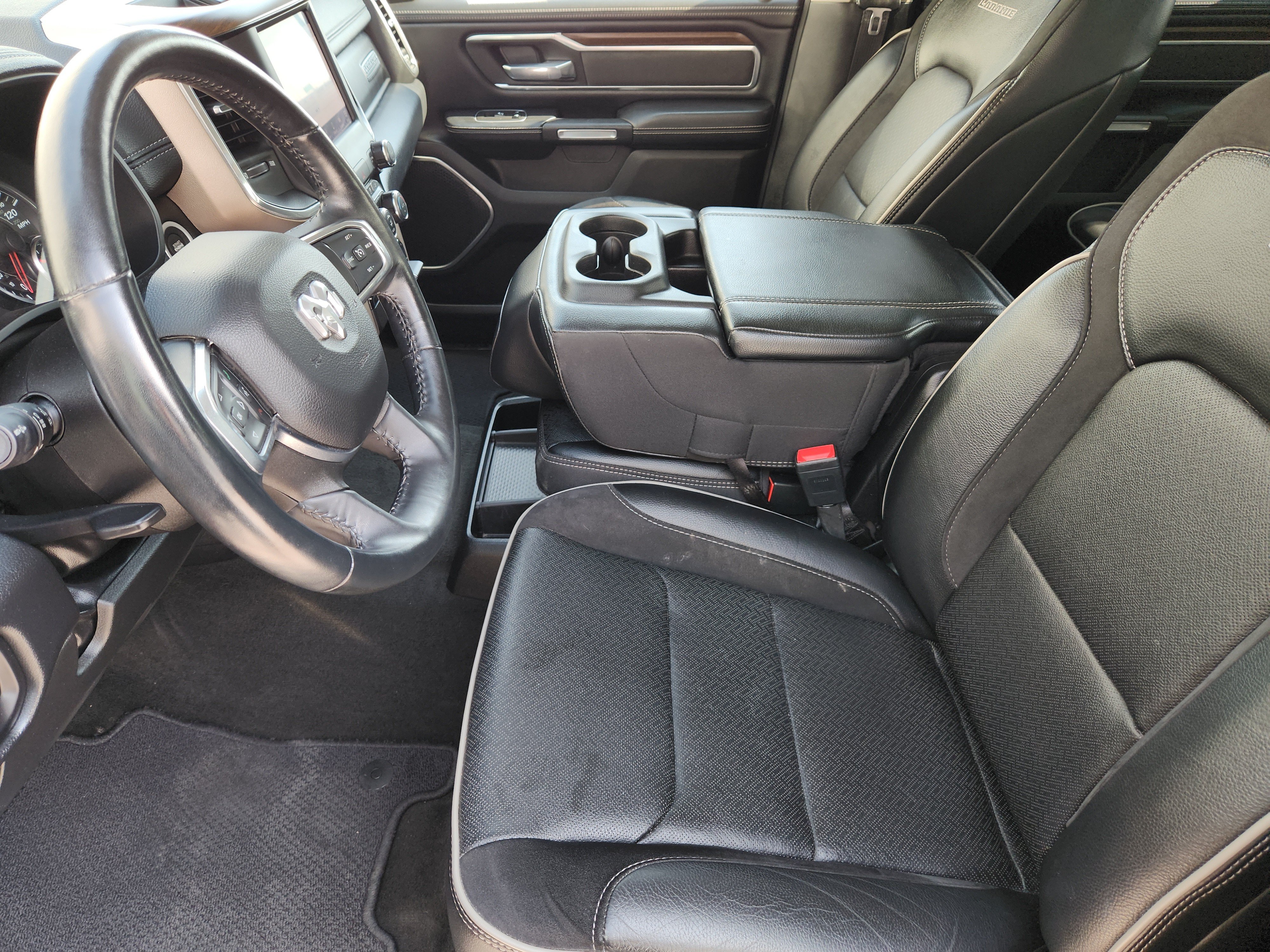 Used 2022 RAM 1500 Laramie AWD/4WD image 16