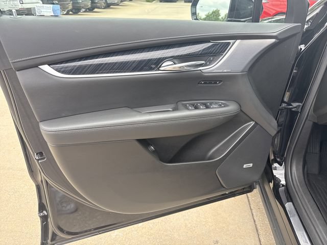 Certified 2025 Cadillac XT6 Premium Luxury w/ LPO, Floor Liner Package AWD/4WD image 10