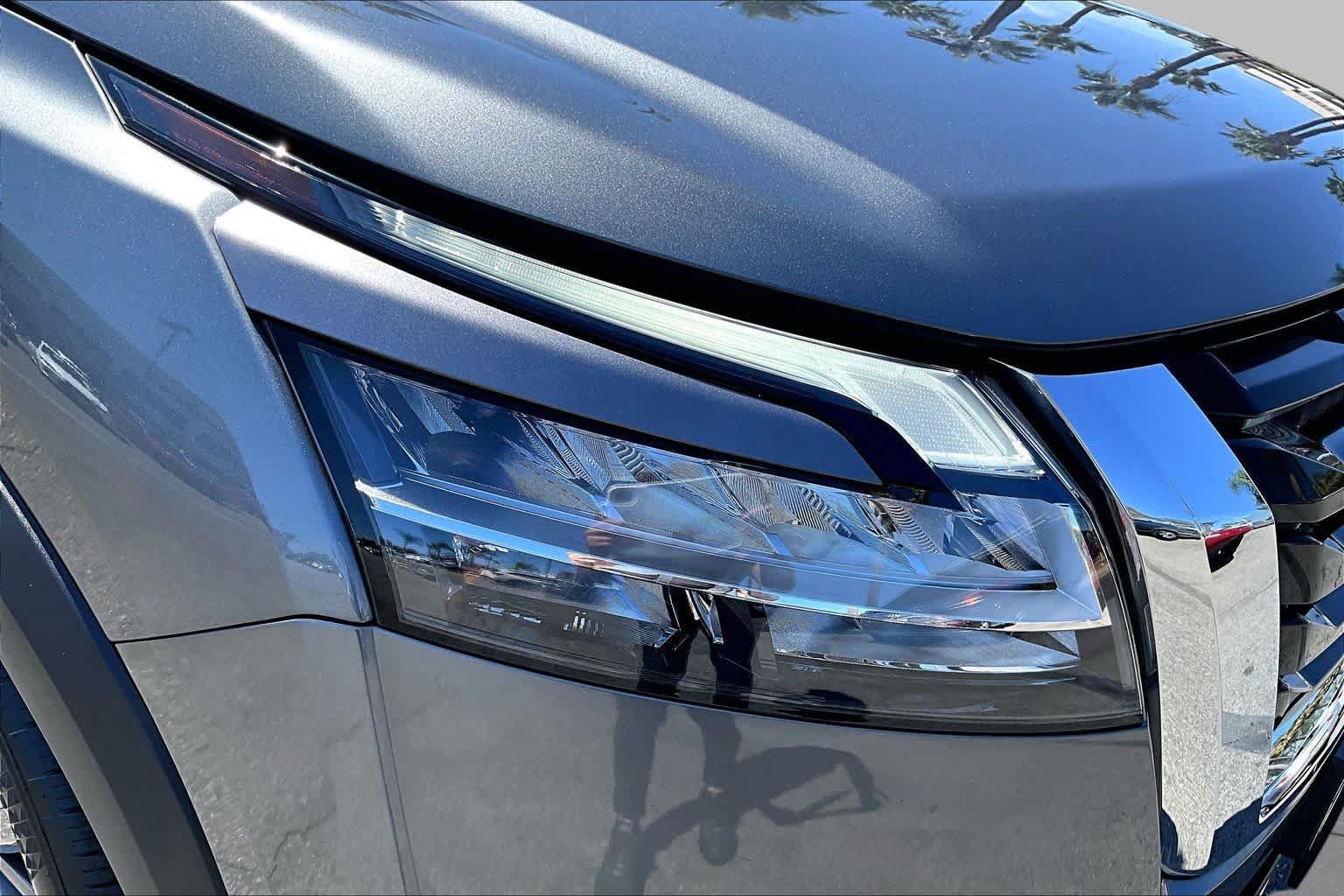 Used 2022 Nissan Pathfinder SL w/ SL Premium Package FWD image 26
