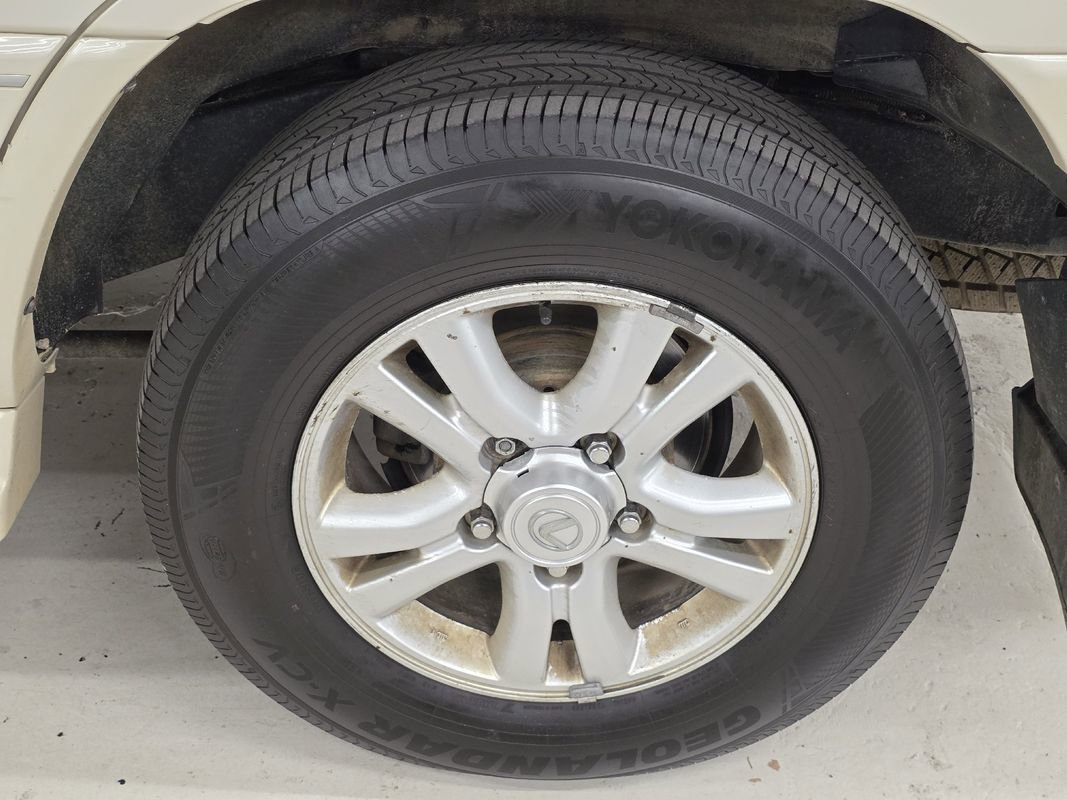 Used 2004 Lexus LX 470 4WD image 49