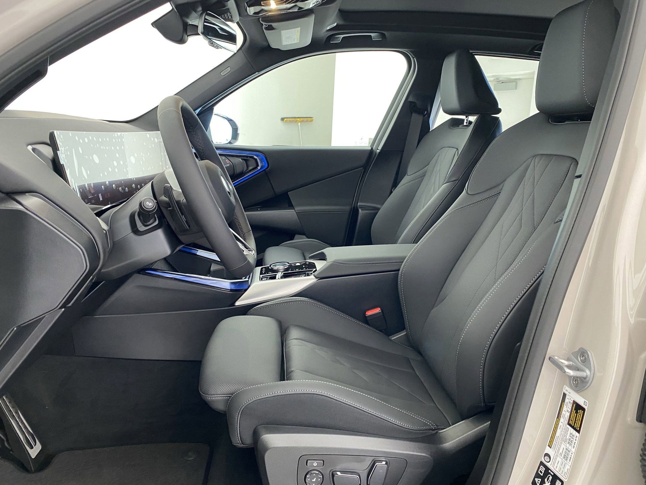 Certified 2025 BMW X3 xDrive30i w/ Premium Package image 4