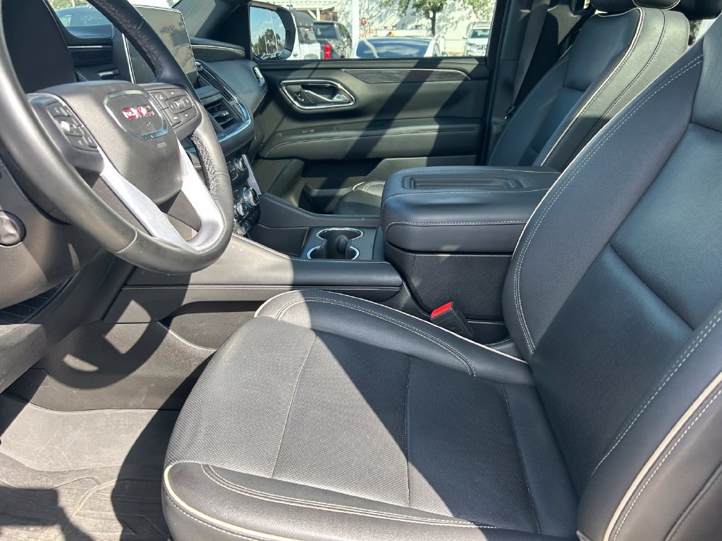 Used 2023 GMC Yukon SLT w/ SLT Premium Package AWD/4WD image 11