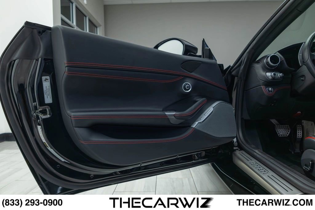 Used 2022 Ferrari Portofino M RWD image 33