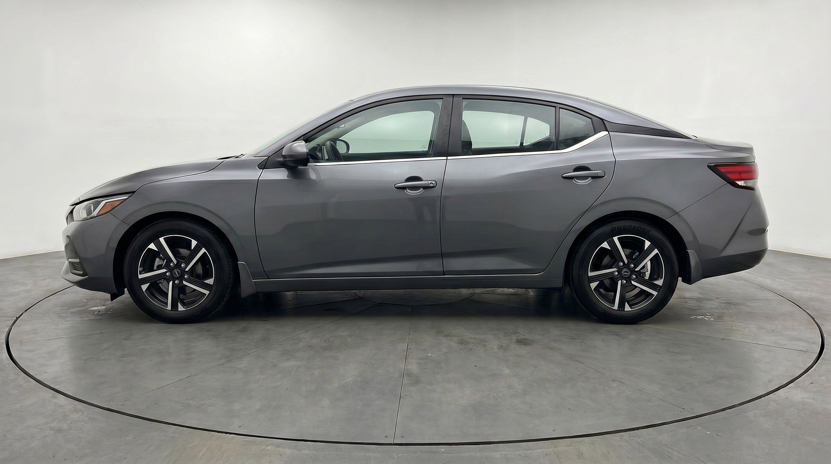 Used 2025 Nissan Sentra SV FWD image 5