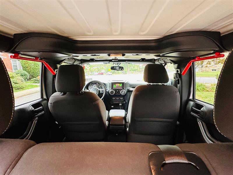 Used 2018 Jeep Wrangler Unlimited Sahara w/ Connectivity Group image 23