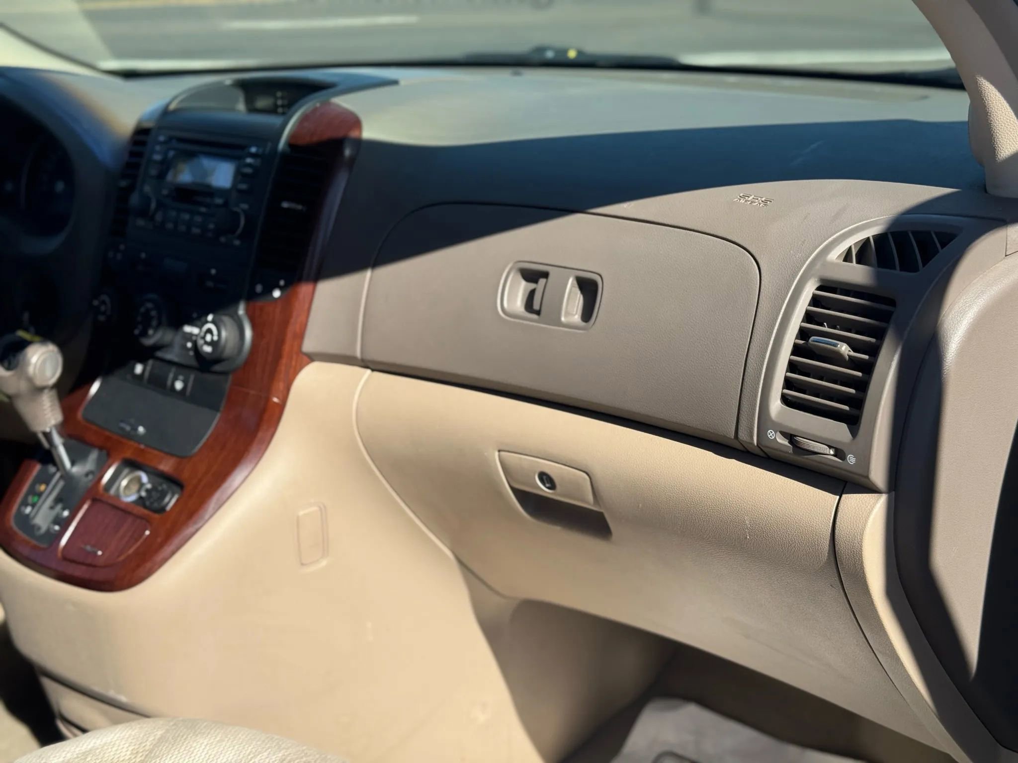 Used 2007 Kia Sedona EX image 38