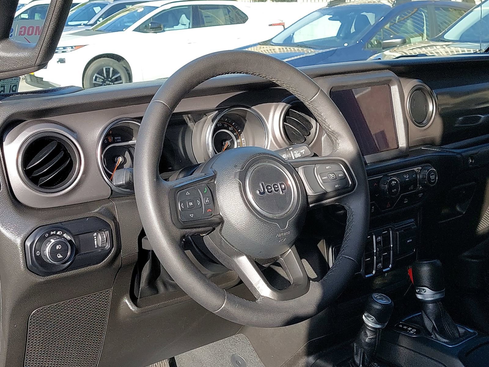 Used 2023 Jeep Gladiator Sport AWD/4WD image 15
