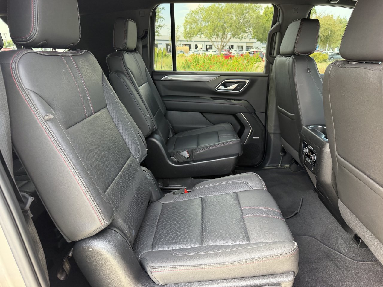 Certified 2023 Chevrolet Suburban RST w/ Luxury Package AWD/4WD image 29