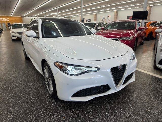 Used 2017 Alfa Romeo Giulia Ti w/ TI Lusso Light Wood Package AWD/4WD image 4