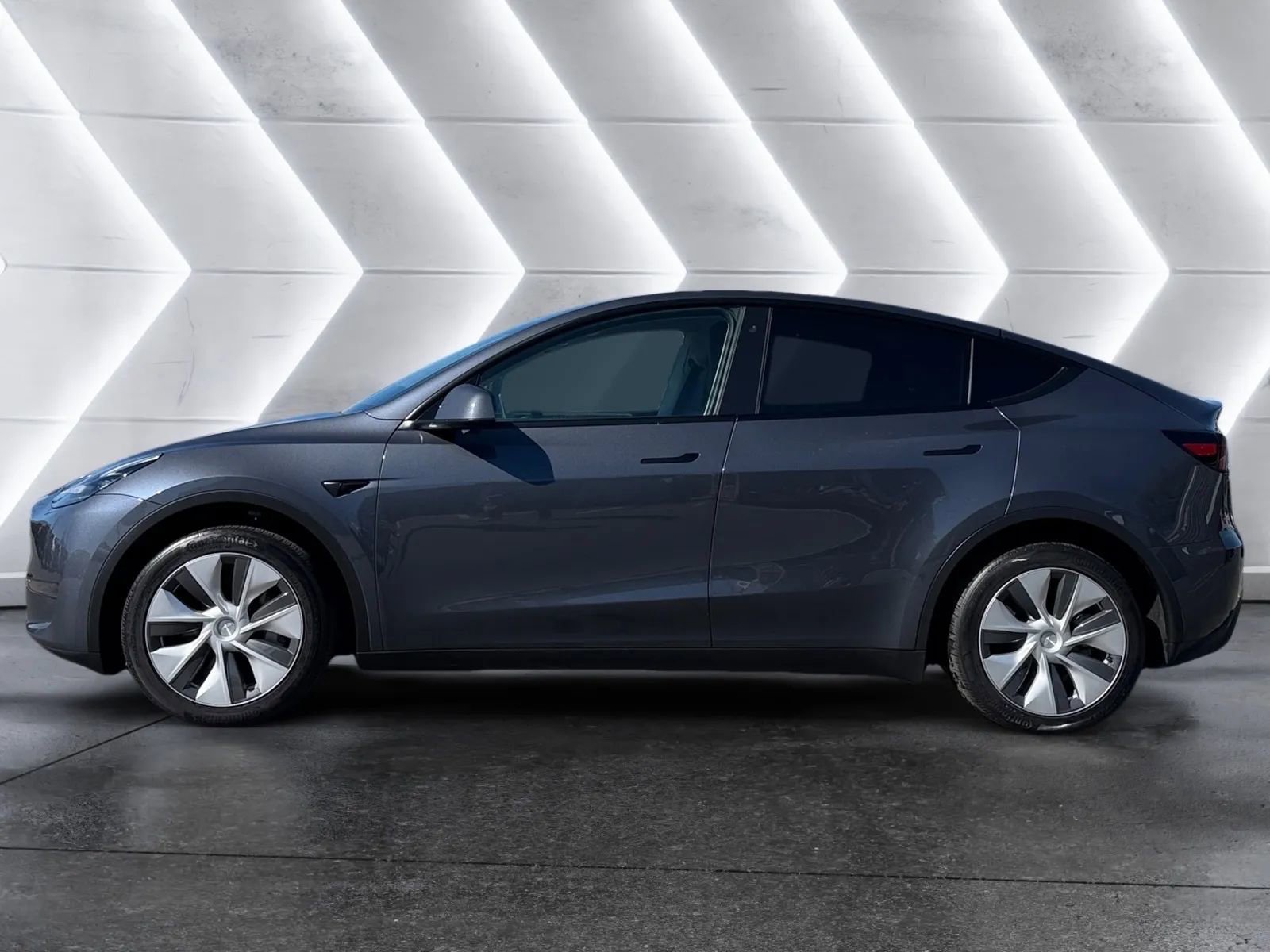 Used 2023 Tesla Model Y Long Range image 2