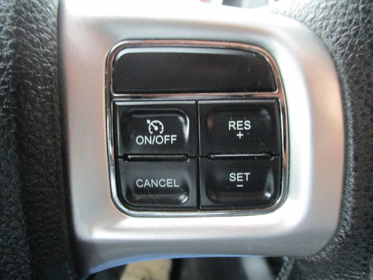 Used 2013 Dodge Durango SXT image 33