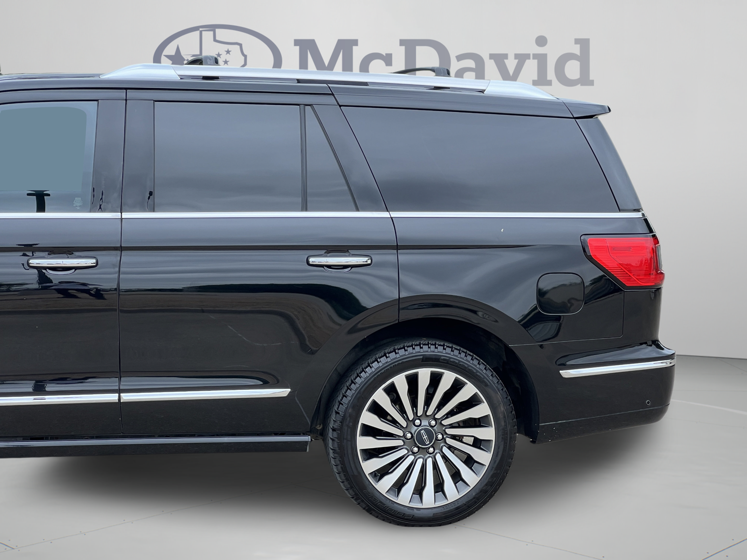 Used 2018 Lincoln Navigator Reserve w/ Technology Package AWD/4WD image 31