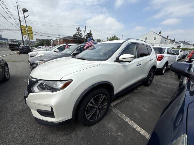 Used 2019 Nissan Rogue SV w/ Premium Package image 4