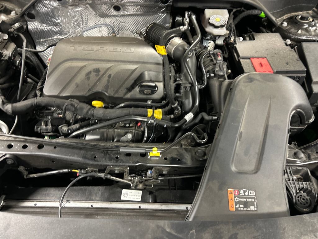 Used 2025 Chevrolet Trax LT w/ LT Convenience Package FWD image 26