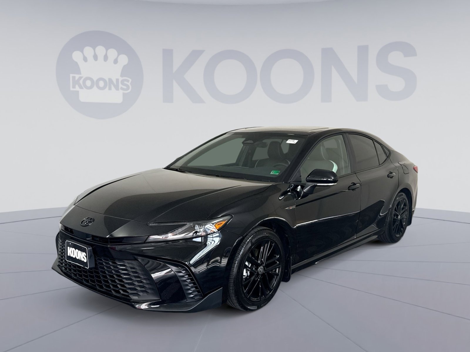 Used 2026 Toyota Camry SE w/ Convenience Package FWD image 1