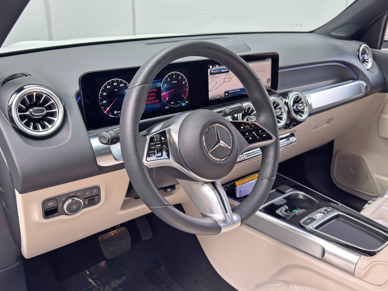 Used 2025 Mercedes-Benz GLB 250 image 12