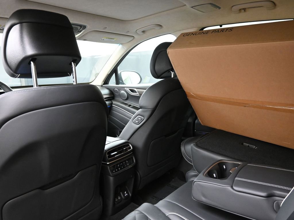Used 2025 Genesis GV80 3.5T Prestige image 17