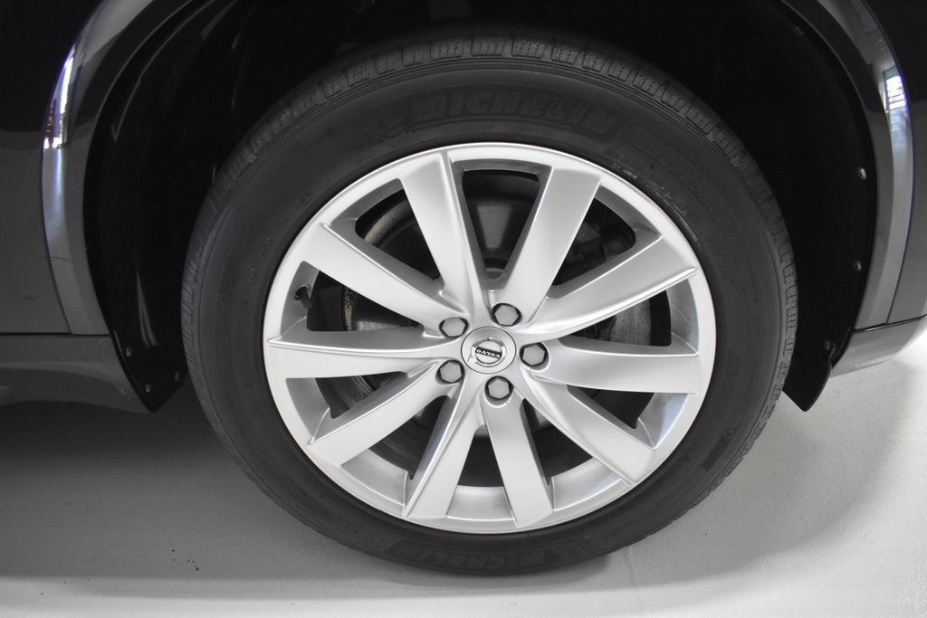 Used 2016 Volvo XC90 T6 Momentum w/ Momentum Plus Package AWD/4WD image 9