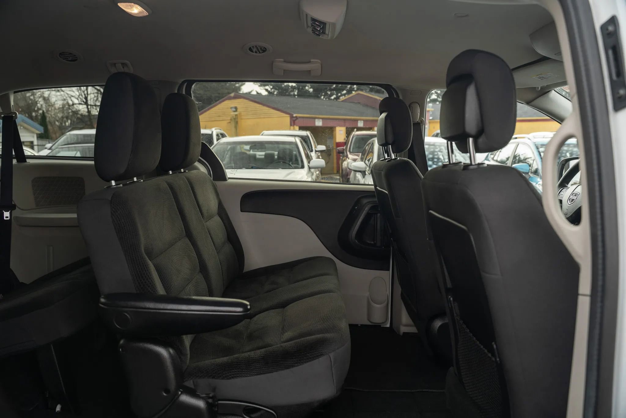 Used 2019 Dodge Grand Caravan SE w/ UConnect Hands-Free Group image 11