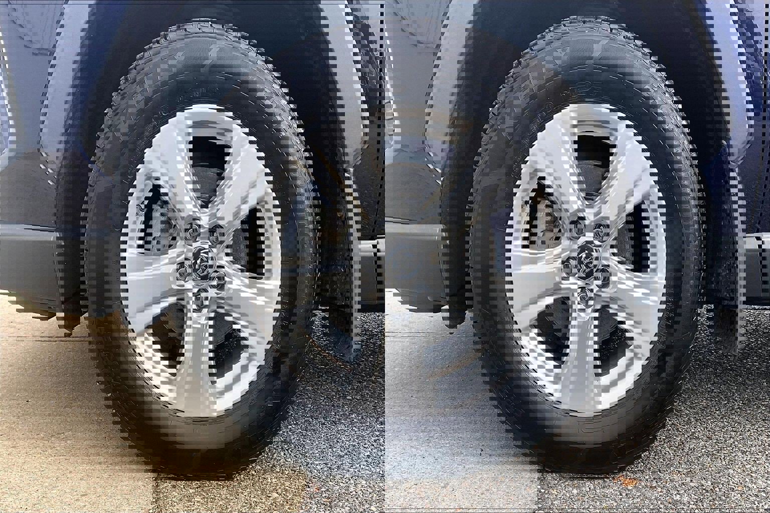 Used 2020 Toyota RAV4 XLE image 11