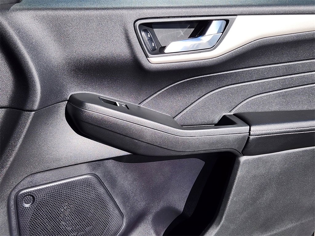 Used 2021 Ford Escape SE w/ Convenience Package image 12