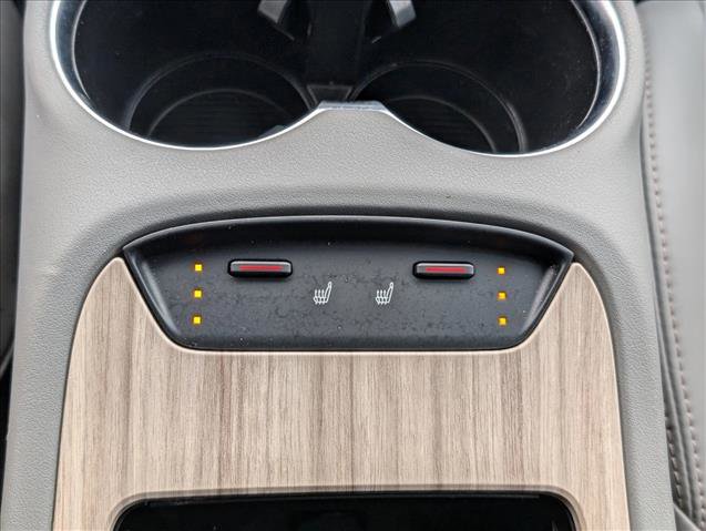 Used 2022 Toyota Venza XLE image 12