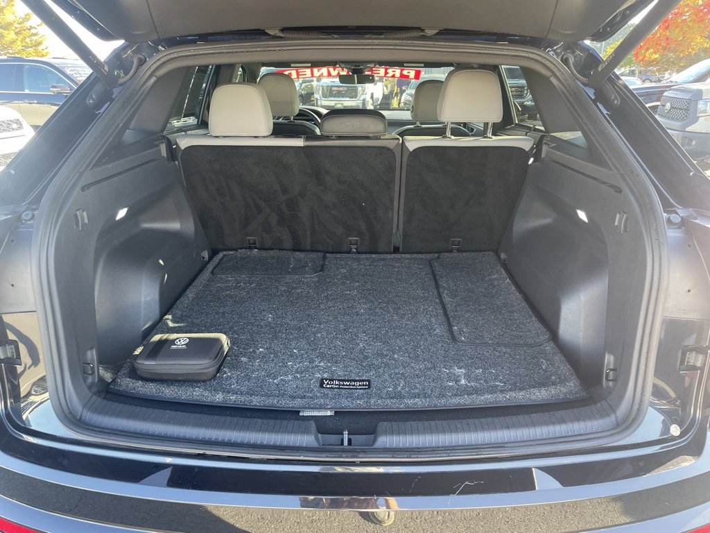 Used 2024 Volkswagen Atlas Cross Sport SEL R-Line image 35