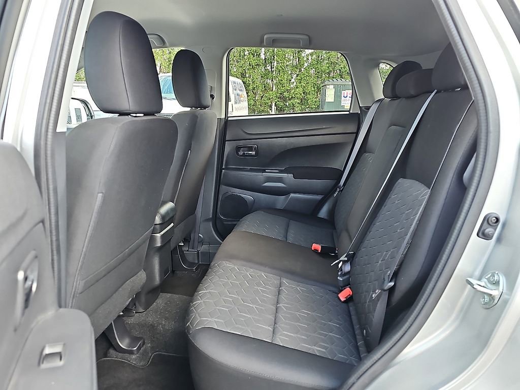 Used 2025 Mitsubishi Outlander Sport ES image 10