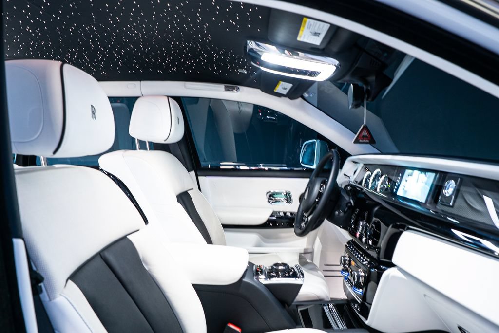 Used 2022 Rolls-Royce Phantom Sedan w/ The Phantom Package RWD image 39